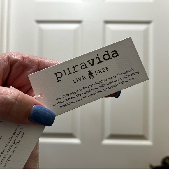 Pura vida tshirt - Picture 2 of 2